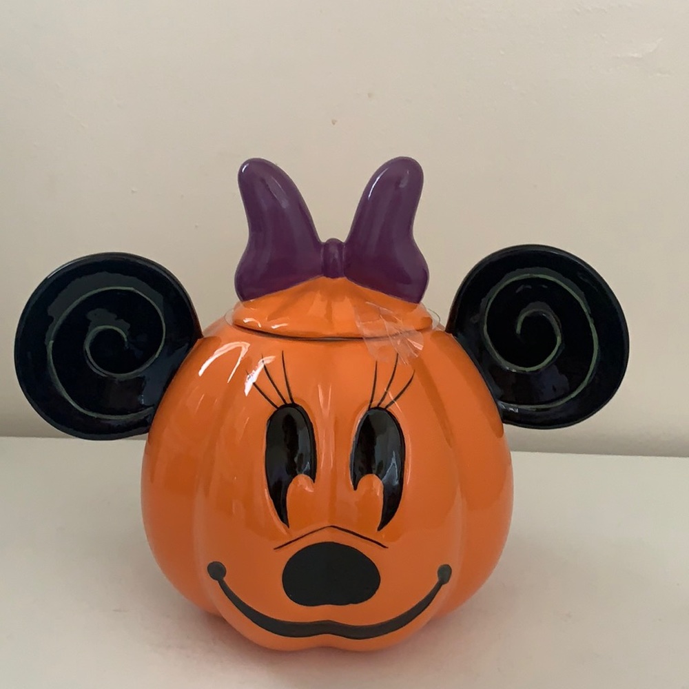 Disney Halloween Minnie Mouse Treat jar with Lid. Brand New.